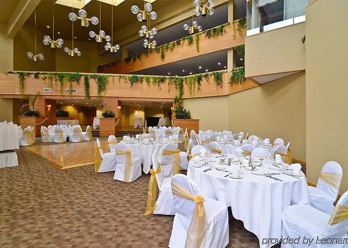 Clock Tower And Conference Center - Hotel Rockford