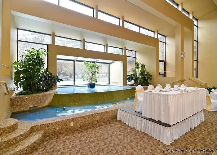 Clock Tower And Conference Center - 3*