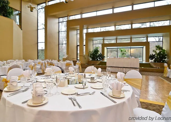 Clock Tower And Conference Center - Hotel Rockford