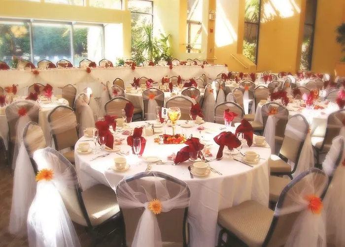 Hotel Clock Tower And Conference Center - 3*