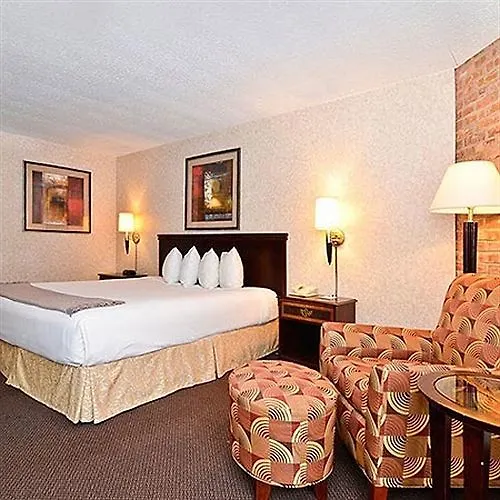 Clock Tower And Conference Center - 3* Rockford